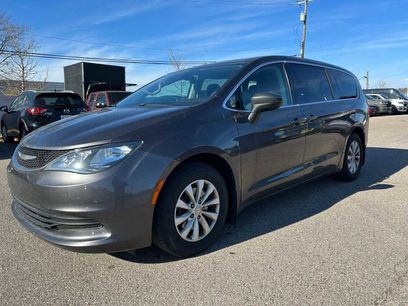 Certified 2017 Chrysler Pacifica Touring w/ Tire & Wheel Group