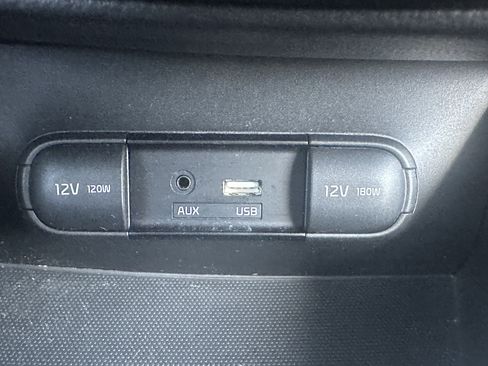 Used 2019 Kia Soul FWD image 29
