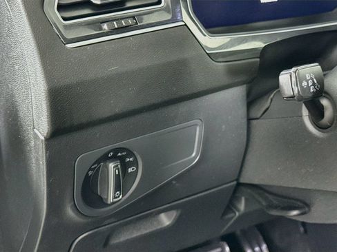 Certified 2022 Volkswagen Tiguan SEL R-Line AWD/4WD image 13