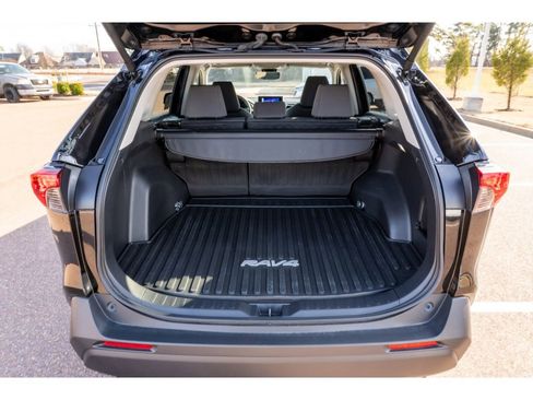 Used 2025 Toyota RAV4 XLE image 14