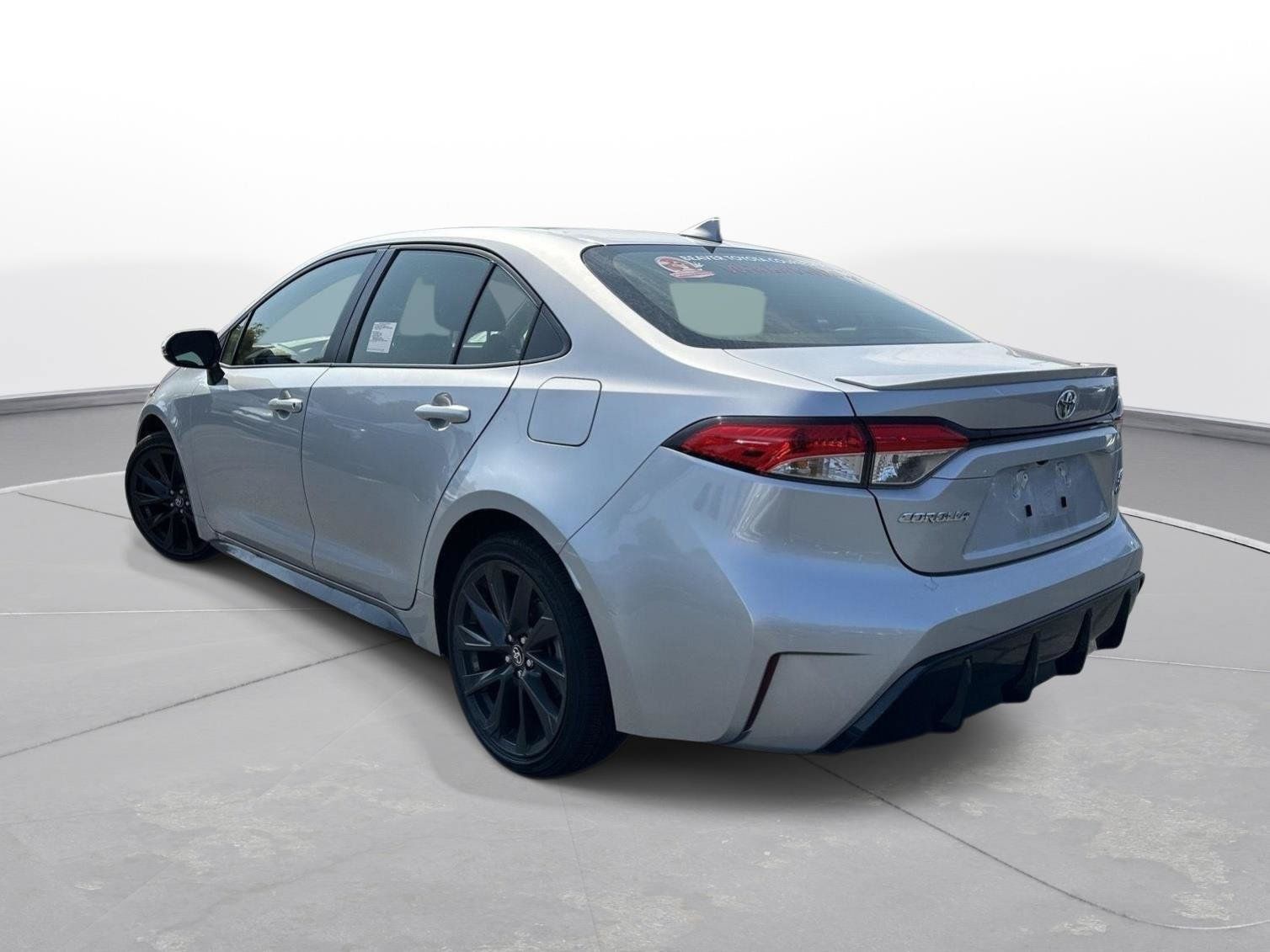 Used 2026 Toyota Corolla SE FWD image 8