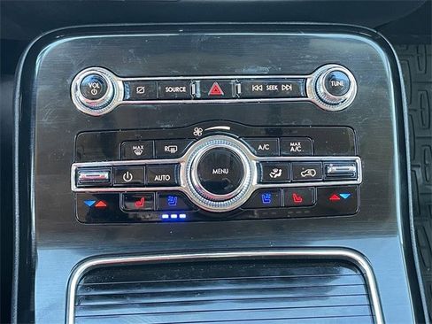 Used 2022 Lincoln Nautilus Reserve image 19