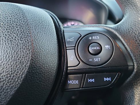 Used 2021 Toyota RAV4 XLE image 8