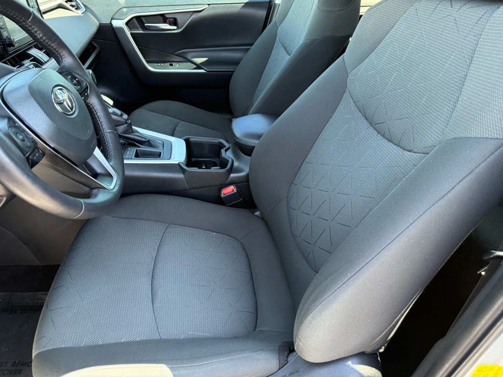 Used 2022 Toyota RAV4 XLE w/ XLE Grade Weather Package FWD image 13