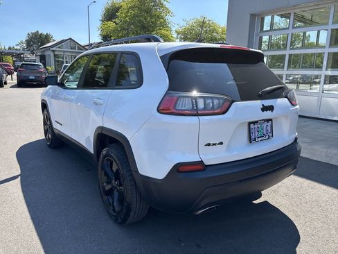 Certified 2019 Jeep Cherokee Latitude Plus AWD/4WD image 3