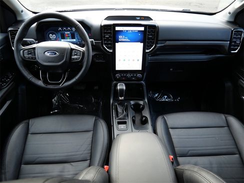 Certified 2025 Ford Ranger Lariat w/ Black Appearance Package image 12