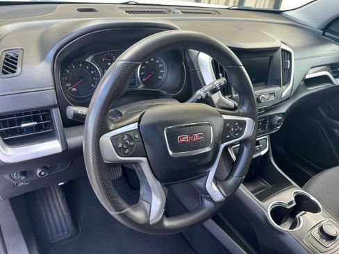 Used 2024 GMC Terrain SLE FWD image 32