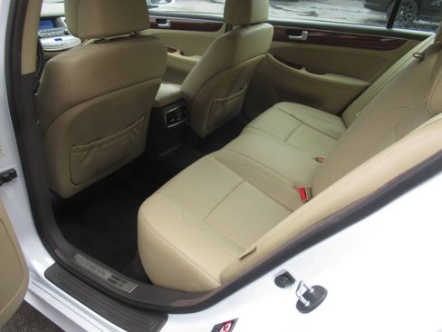 Used 2014 Hyundai Genesis 3.8 RWD image 14