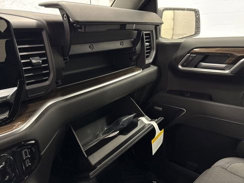 New 2026 Chevrolet Silverado 1500 RST AWD/4WD image 18