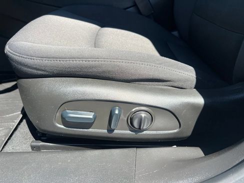 Used 2022 Chevrolet Malibu LT FWD image 32