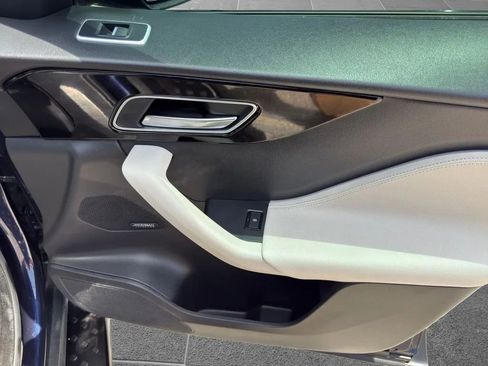 Used 2018 Jaguar F-PACE Prestige AWD/4WD image 26