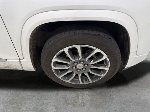 Used 2021 GMC Acadia Denali w/ Denali Technology Package FWD image 9