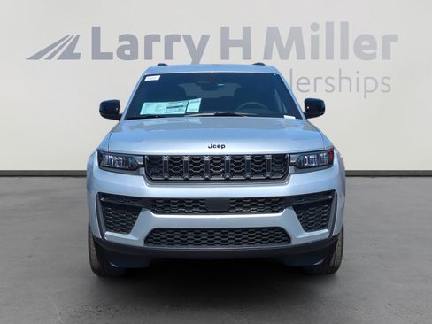 New 2026 Jeep Grand Cherokee L 4WD image 8