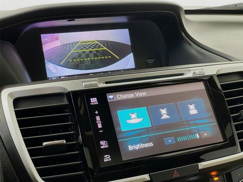 Used 2016 Honda Accord Touring image 19