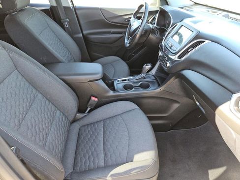 Used 2019 Chevrolet Equinox LT w/ Driver Convenience Package image 25