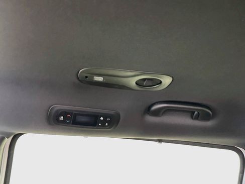 New 2027 Chrysler Pacifica Select AWD/4WD image 17