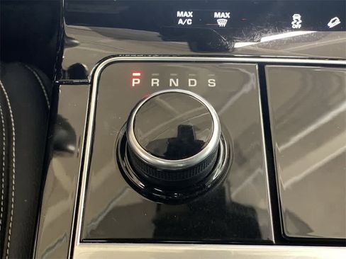 Used 2018 Land Rover Range Rover Velar R-Dynamic SE image 29