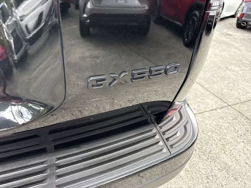 Used 2024 Lexus GX 550 w/ Accessory Package (31) AWD/4WD image 25