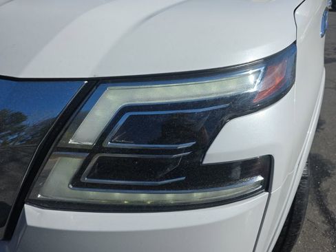 Used 2023 Nissan Armada SV image 6