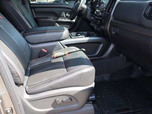 Used 2021 Nissan Titan PRO-4X w/ Pro-4x Convenience Package AWD/4WD image 17