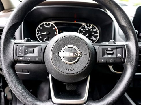 Used 2022 Nissan Rogue S image 17