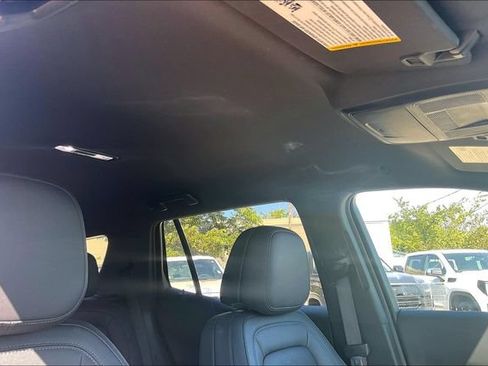 Used 2025 Chevrolet Equinox LT w/ Convenience Package II AWD/4WD image 27