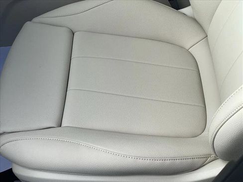 Certified 2025 Mercedes-Benz GLA 250 image 4