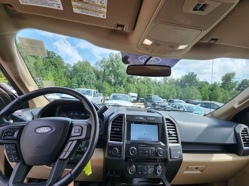 Used 2017 Ford F150 XLT w/ Equipment Group 302A Luxury AWD/4WD image 17