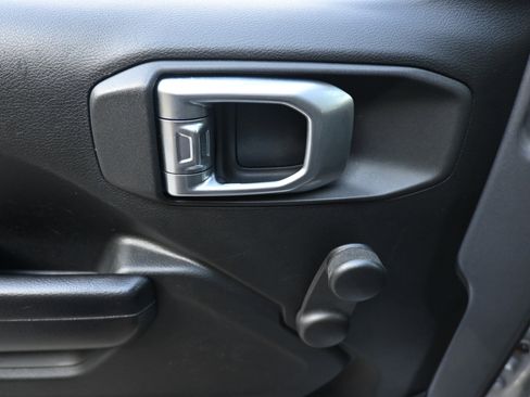 Used 2019 Jeep Wrangler Unlimited Sport image 15