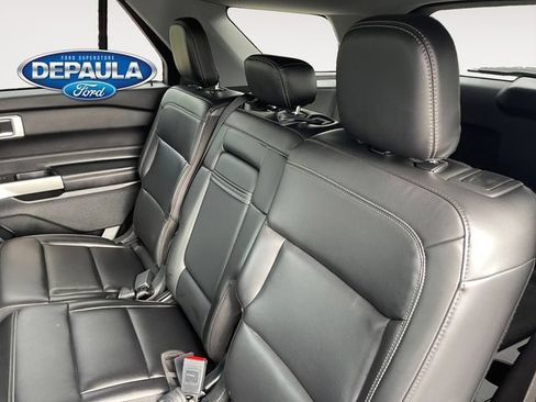 Used 2021 Ford Explorer XLT w/ Equipment Group 202A AWD/4WD image 17