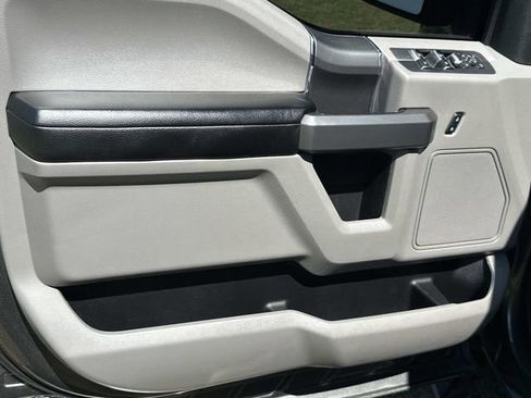 Used 2016 Ford F150 XLT w/ Equipment Group 302A Luxury image 19