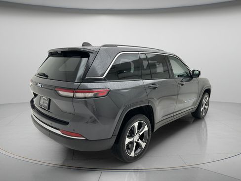 Used 2023 Jeep Grand Cherokee 4WD 4xe w/ Luxury Tech Group II image 3