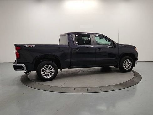 Used 2023 Chevrolet Silverado 1500 LT AWD/4WD image 9
