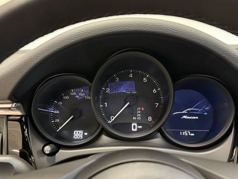 Certified 2026 Porsche Macan AWD/4WD image 20