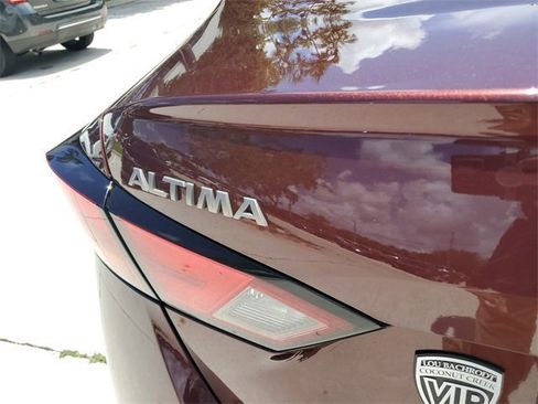 Used 2024 Nissan Altima 2.5 SV image 7