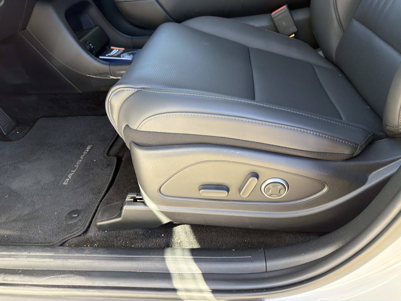 Certified 2026 Hyundai Palisade SEL Premium FWD image 17