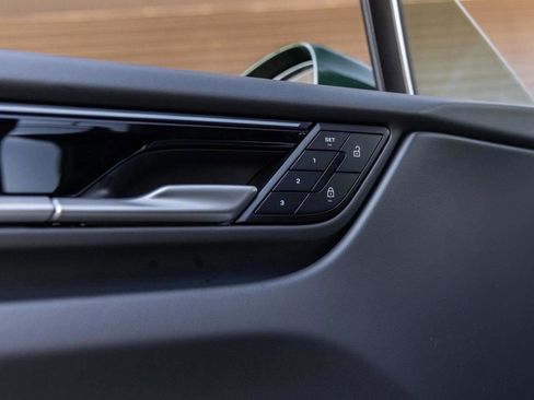 New 2025 Porsche Macan Electric image 71