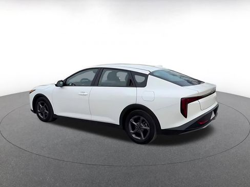 Used 2025 Kia K4 LXS image 9