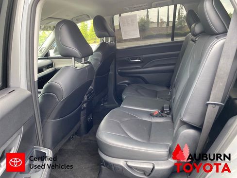 Certified 2024 Toyota Grand Highlander AWD image 31