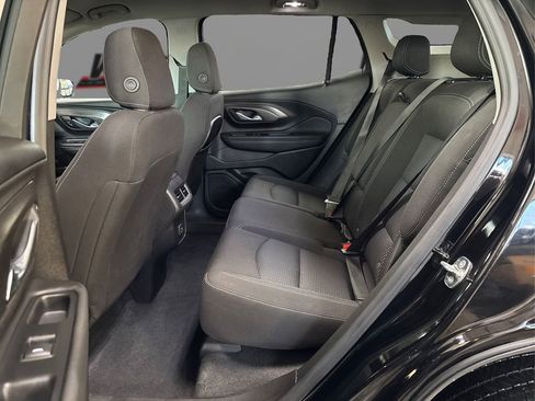 Used 2024 GMC Terrain SLE w/ Driver Convenience Package image 10