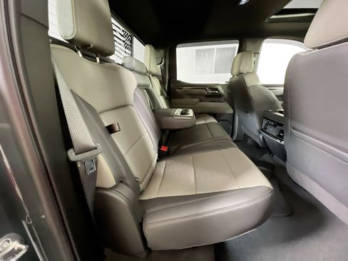 Used 2025 Chevrolet Silverado 1500 ZR2 w/ Technology Package image 28