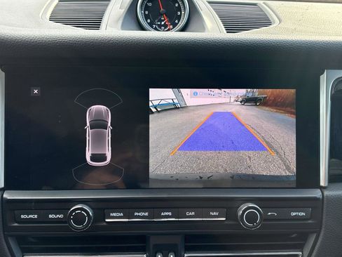 Used 2021 Porsche Macan w/ Driver Memory Package image 22