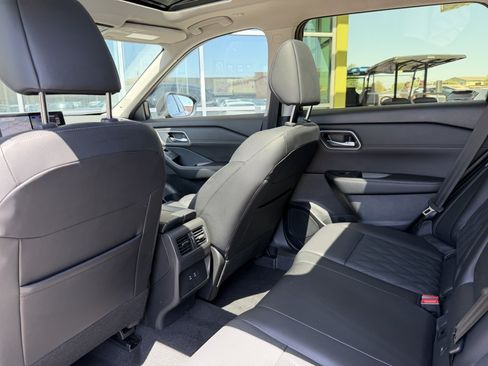 Used 2024 Nissan Rogue Platinum AWD/4WD image 35