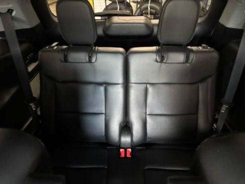 Used 2023 Ford Explorer Limited w/ Limited Technology Package AWD/4WD image 32