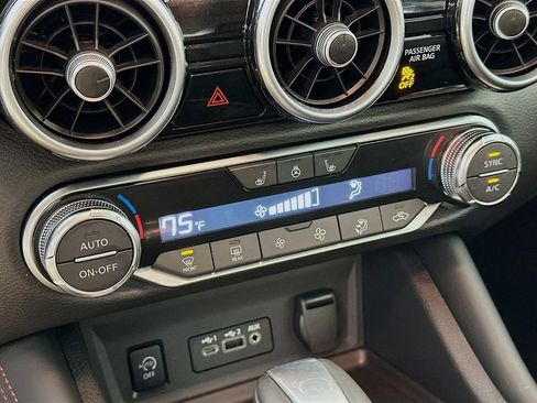 Used 2024 Nissan Sentra SR w/ SR Premium Package image 21