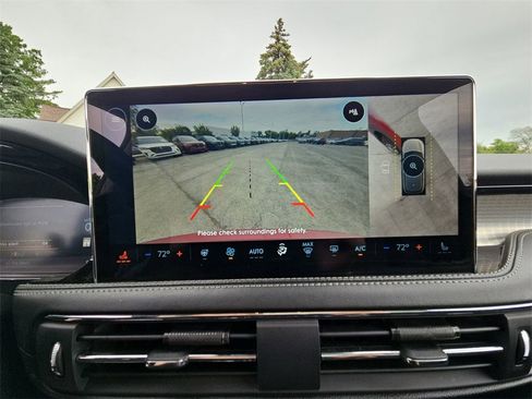 Used 2023 Lincoln Corsair Standard w/ Equipment Group 102A image 23