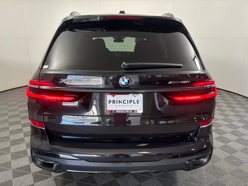 Certified 2026 BMW X7 xDrive40i w/ M Sport Package AWD/4WD image 6