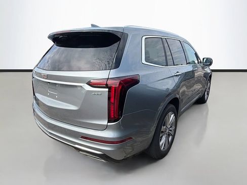 Used 2023 Cadillac XT6 Premium Luxury w/ Technology Package FWD image 8