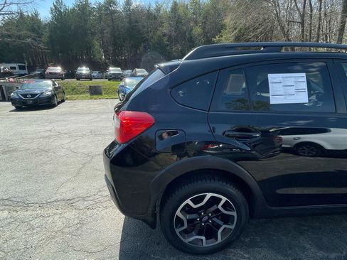 Used 2017 Subaru Crosstrek 2.0i Premium image 9