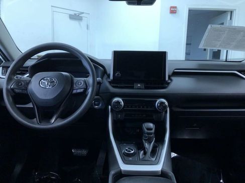 Certified 2025 Toyota RAV4 XLE AWD/4WD image 17